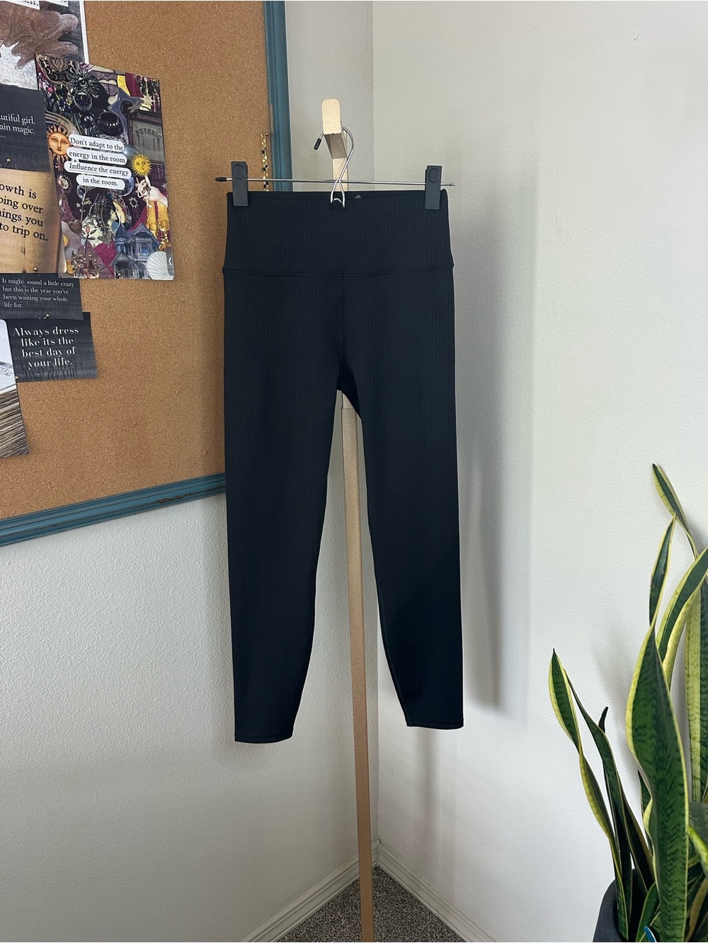 Vuori | Black Ribbed Leggings